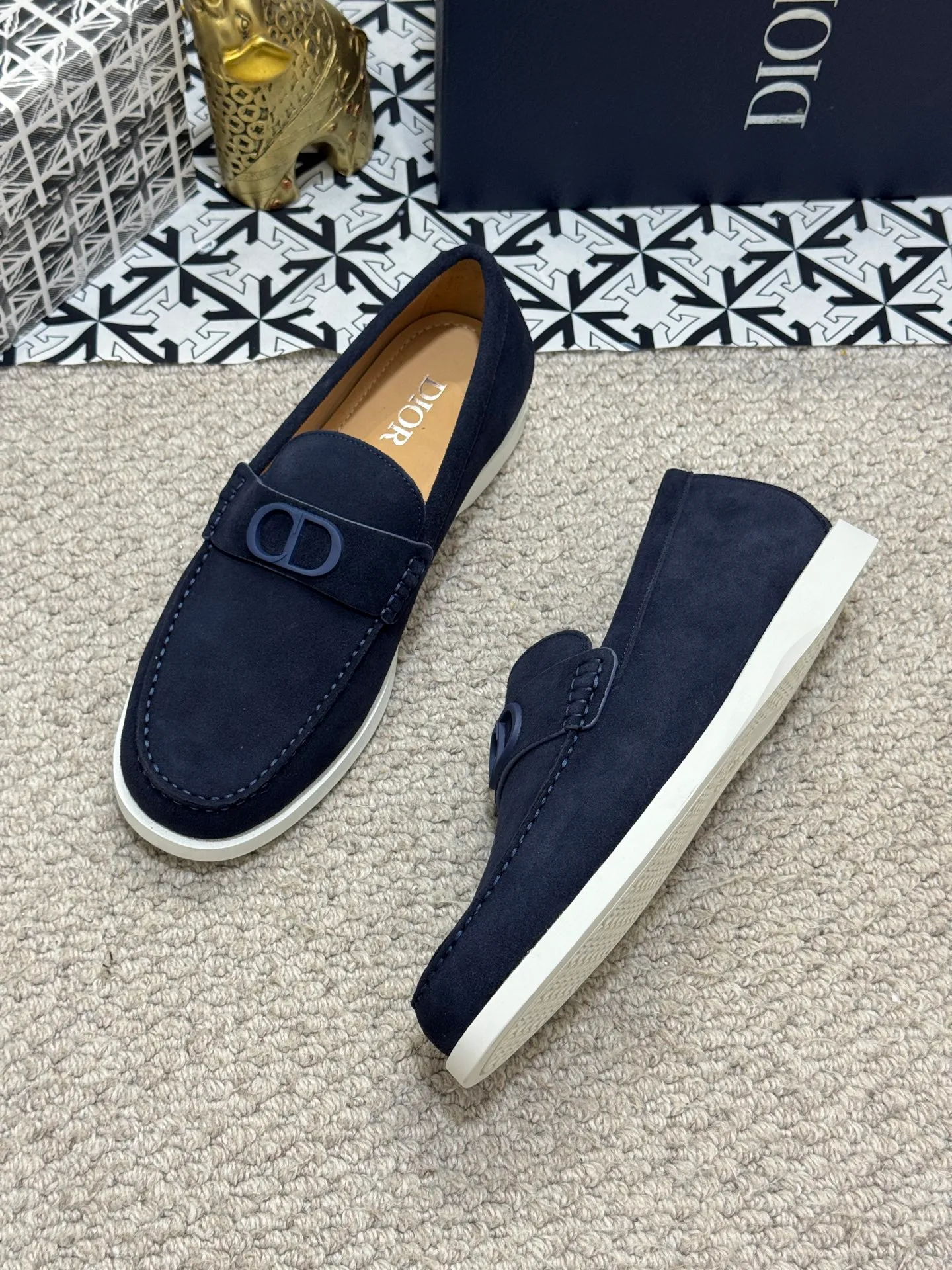Men's men's shoes 💰480 [New style] 🍺🍺Dior men's casual shoes - a high version of the original one-to-one replica. It is a casual dress shoe. Crafted from luxuriously soft navy suede❤️‍🔥Cow leather lining💘Oblique printed panels on the upper. The lightweight white rubber sole adds sophistication, with an Oblique pattern engraved on the outsole and branding on the back. Size: 38-44 (45, 46 customized